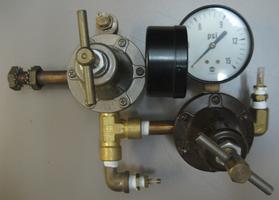 https://www.Labjupiter.com/clientresources/65489/65493/03/92603/147997-a-O855-RegO-1682Y-400PSI-Regulator-dyna.jpg